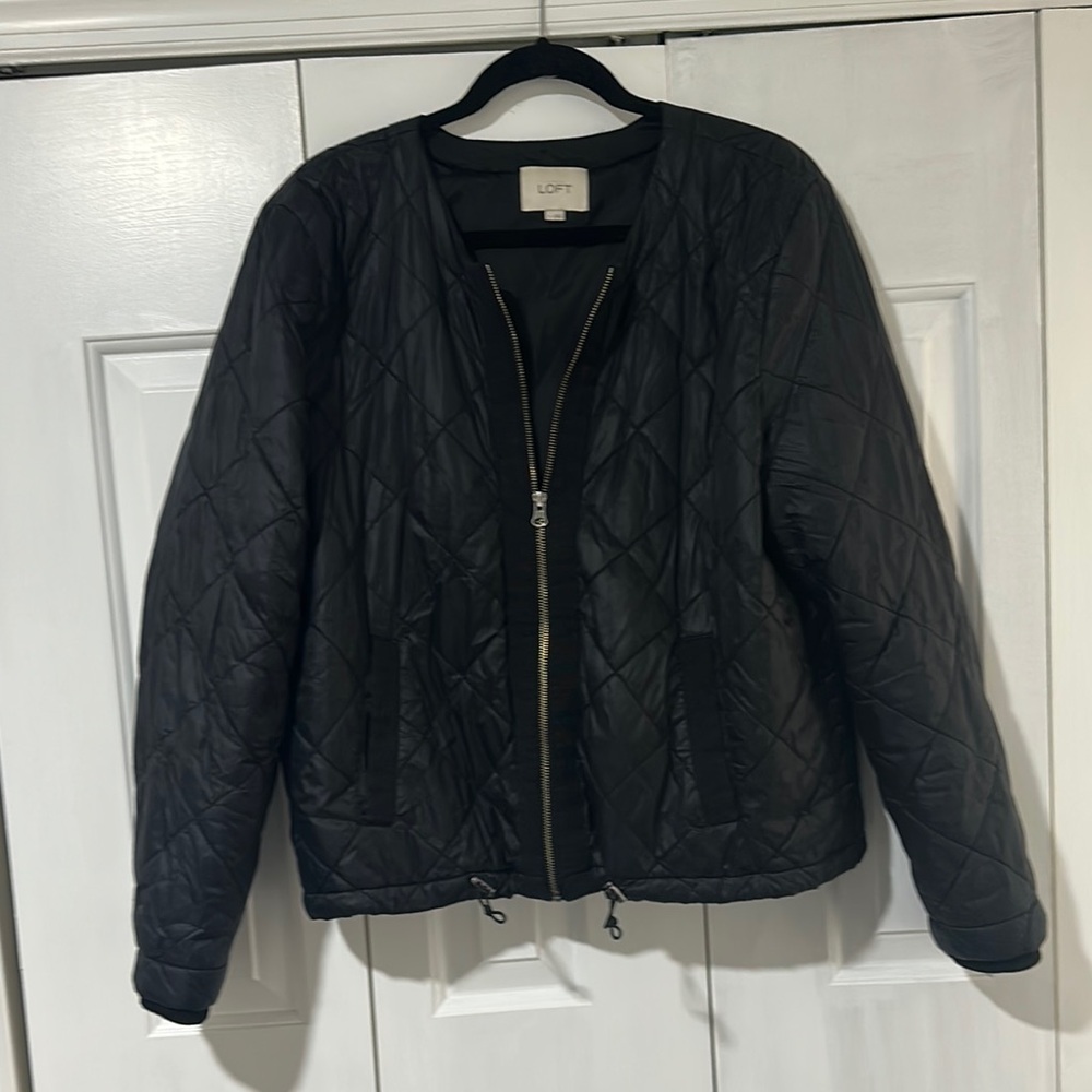 LOFT Black Puffer Jacket Quilted Design Water-Resistant
